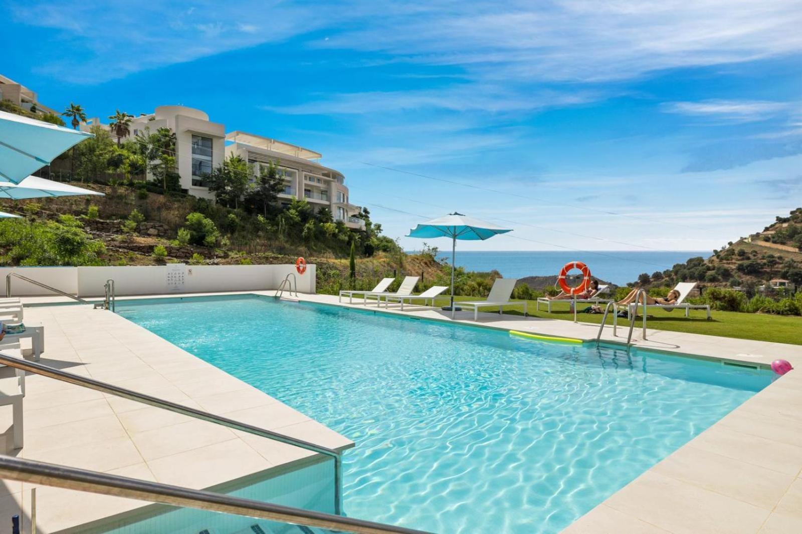 Hillside Flat With Pool In Palo Alto By Costarentals - Ref M49 *