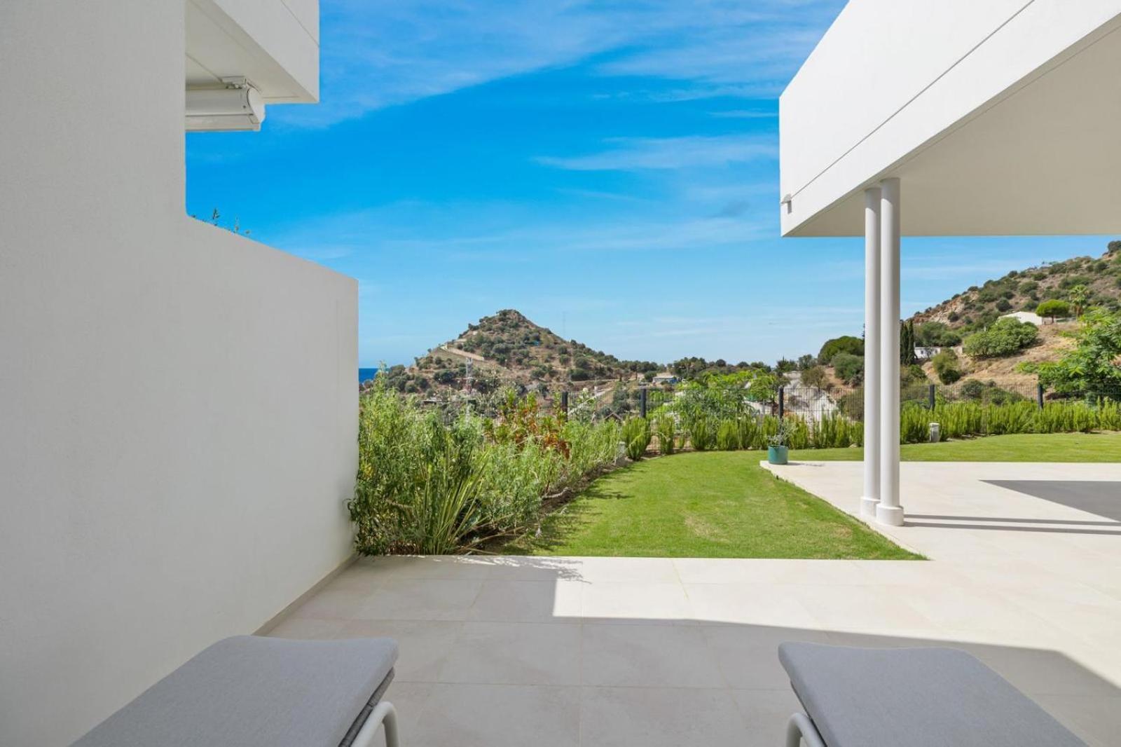 Hillside Flat With Pool In Palo Alto By Costarentals - Ref M49