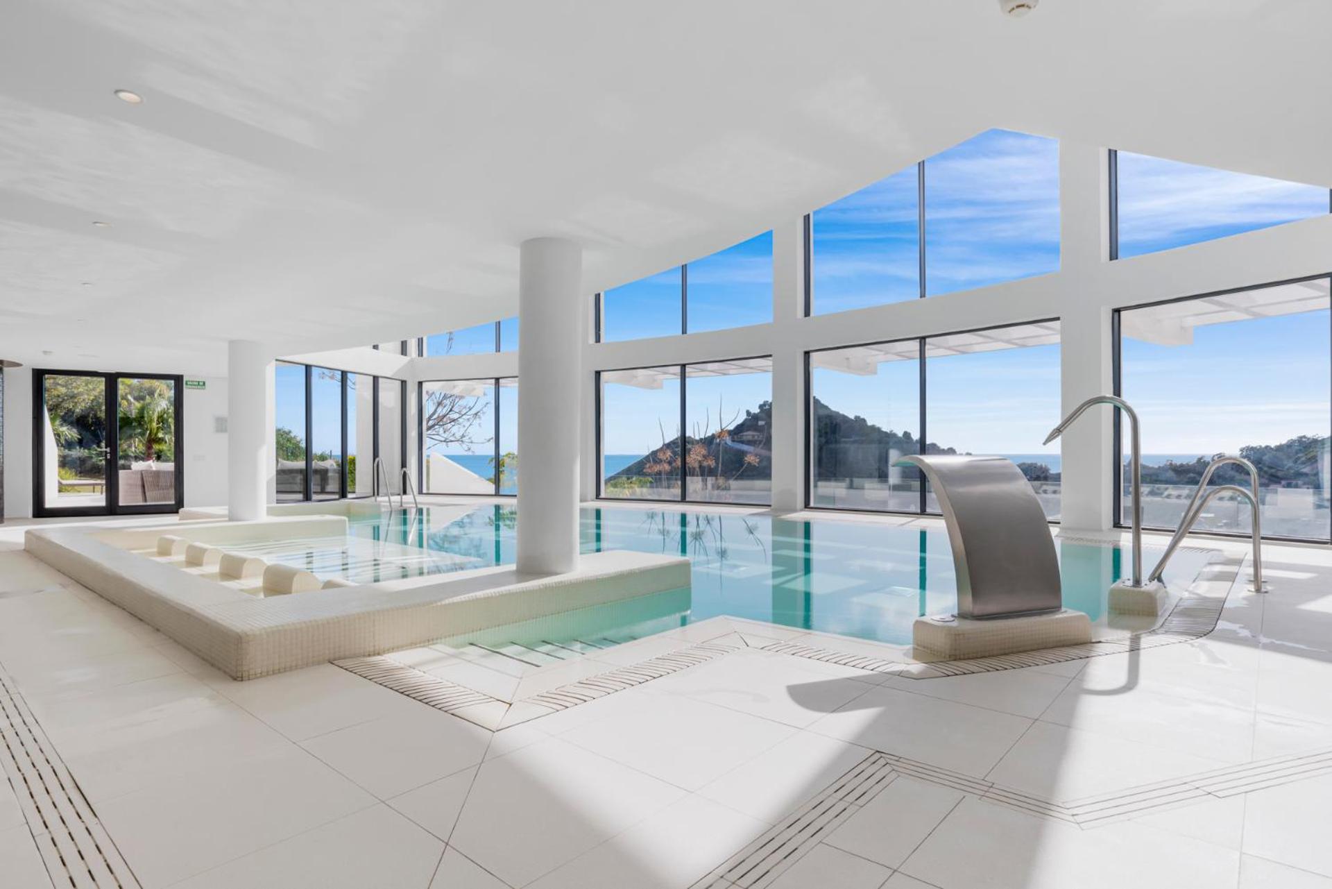 Hillside Flat With Pool In Palo Alto By Costarentals - Ref M49 *
